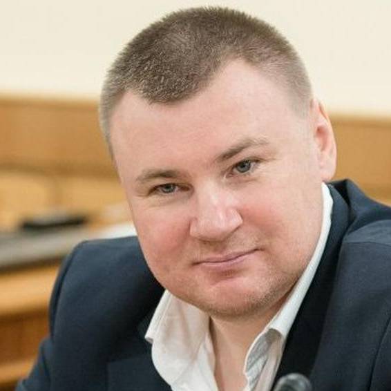 Юрист Антон Долгих