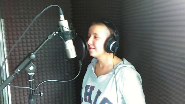Alison Sind  Running for a smile. Запись песни в студии звукозаписи RusStudio