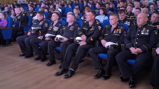Олег Кожемяко поздравил моряков и ветеранов с Днем Тихоокеанского флота.