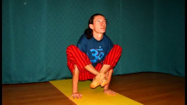 http:kalabin-yoga.ru Бхуджапидасана