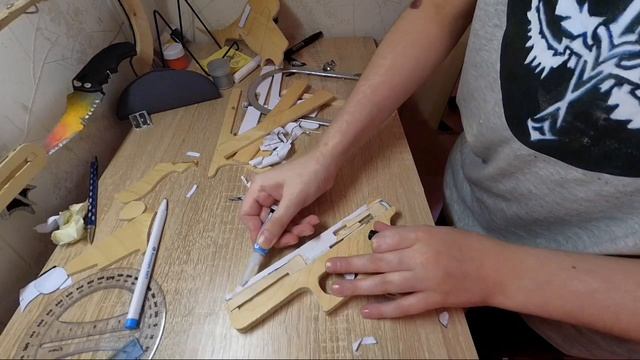 Как сделать глок "татуировка дракона" из фанеры
