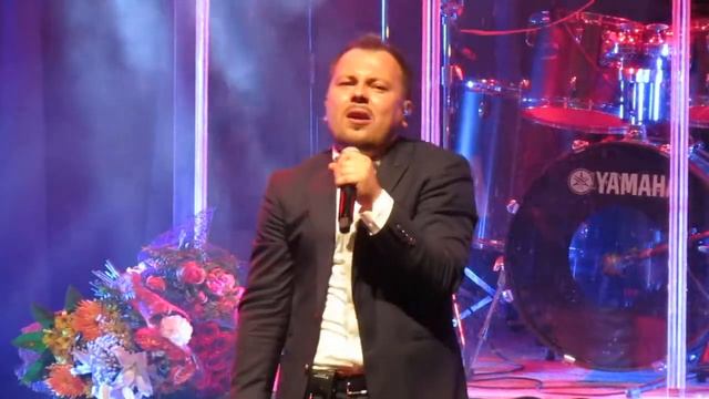 Я.Сумишевский-Не гаснет свет (Show must go on)