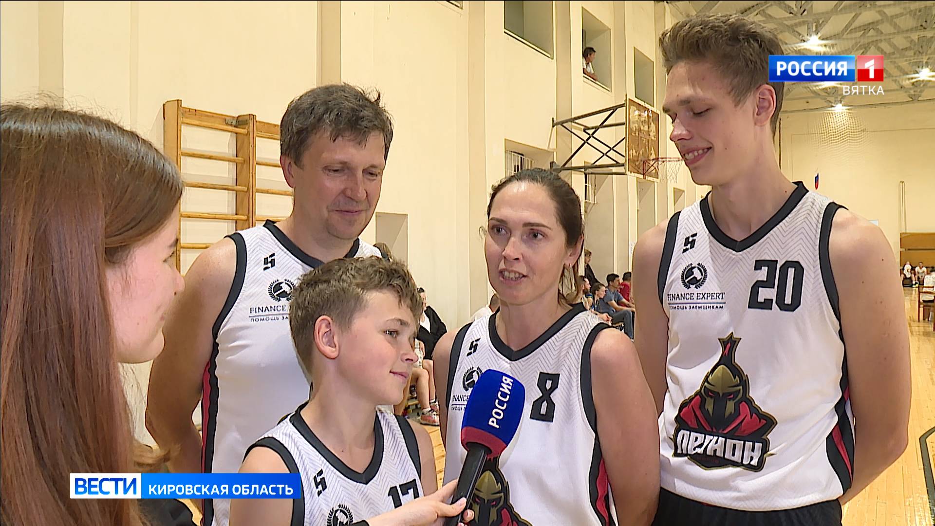 В Слободском прошел первый открытый турнир по баскетболу 3х3 среди семейных команд