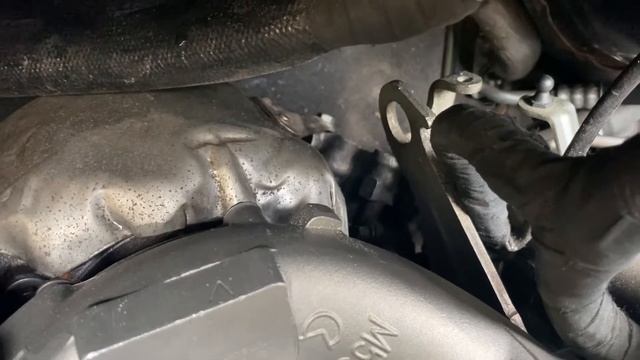 W639 Vito Viano Mercedes OM642 Abgasgegendrucksensor ausbauen und Kanal reinigen