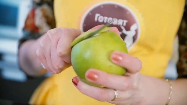Запеченная фаршированная курица: рецепт от Алейки