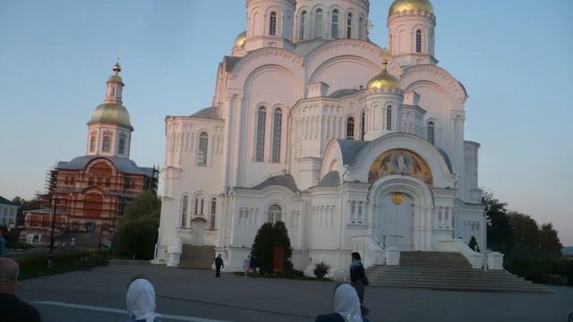 Паломники в Дивеево