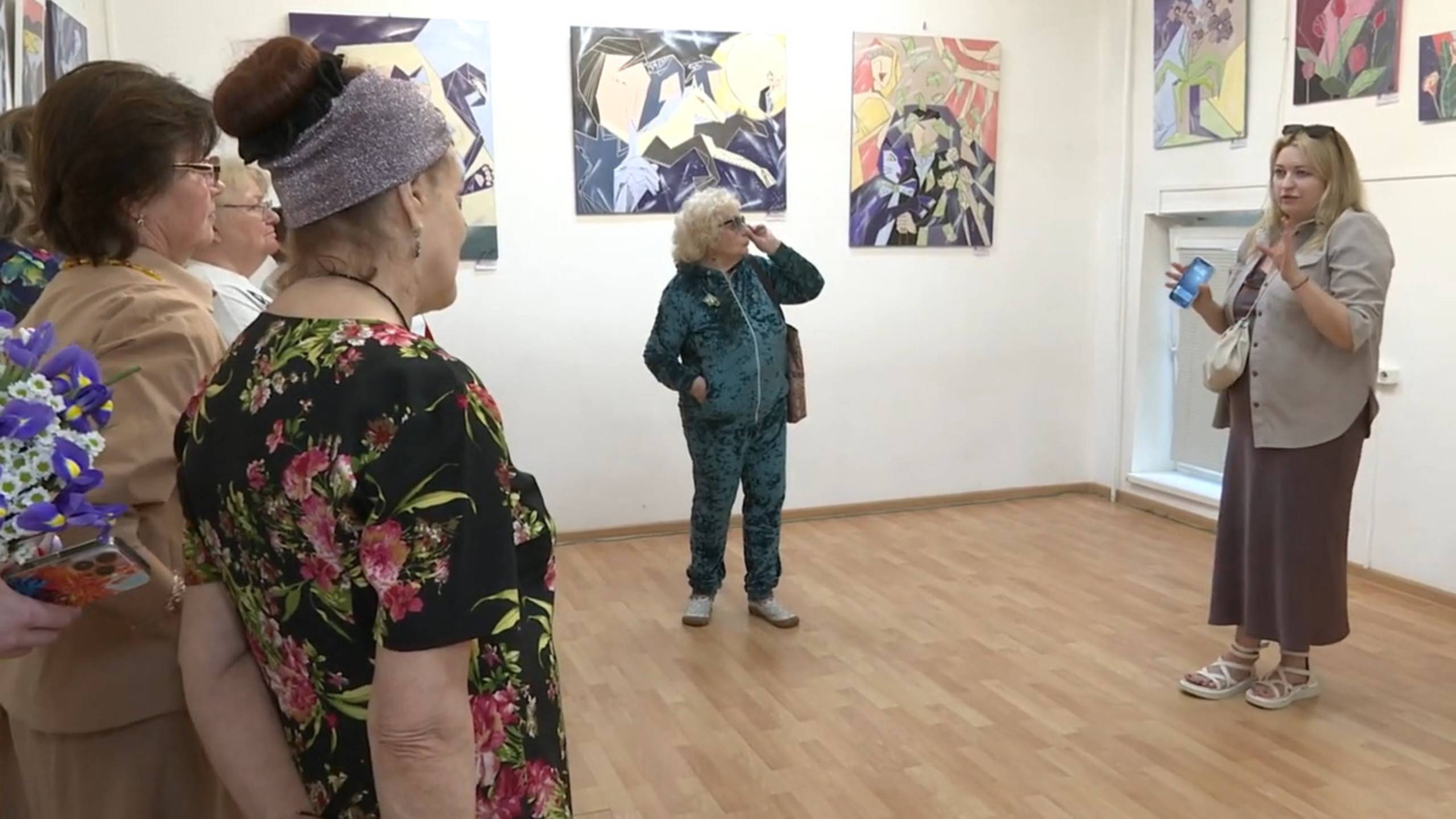 В музейно-выставочном центре Реутова открылась выставка художницы Лены Лангер 25.06.2024