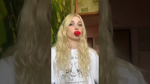 Увеличиваю губы помпой  треш результат