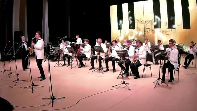 Видео - ревю "В мягких тонах" объединяет в себе джазовые произведения лирической тематики.