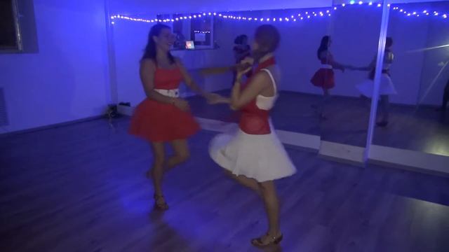 Танцы в Non-Stopе. Ladys-хастл. Александра Дремина и Людмила Устинова
