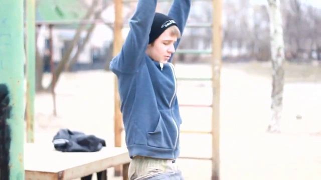 Обучающее видео соскок  с турника [MonkeZ].