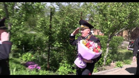 Сотрудники ГУ МВД России по Ростовской области подготовили праздничный видеоролик ко Дню ветерана