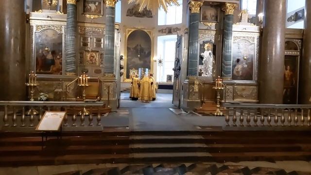 Божественная литургия в Казанском кафедральном соборе в Неделю 22-ю по Пятидесятнице