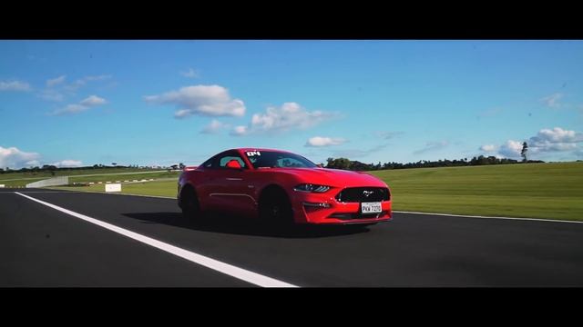 Teste: Ford Mustang 2018 - Webmotors