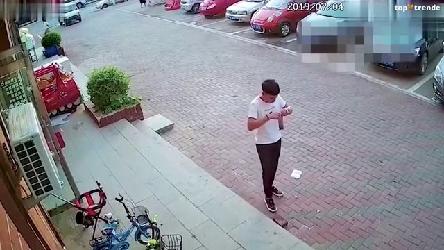 Такое увидишь очень редко. Записи с камер видеонаблюдения
