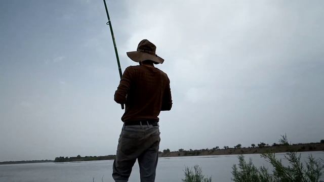 дайрои Вахш река Вахш Vakhsh river. моҳигири моҳи қапӣ рыбалка. Таджикистан