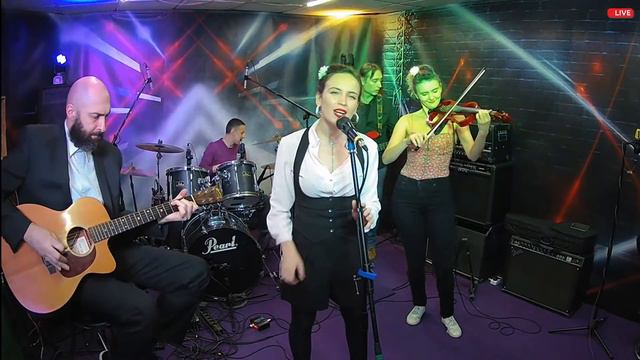 Волшебное исполнение мировых хитов от EVERGREENS band ( All I Could Do Was Cry )