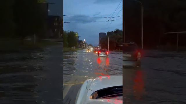 потоп в городе дороги реки Уфа новости погоды очень сильная гроза молния дождь 22 июня 2024 ураган