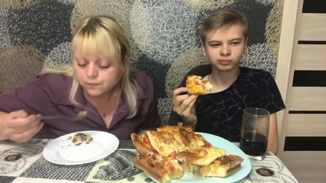 Мукбанг пицца домашняя жаренная картошка с лесными грибами