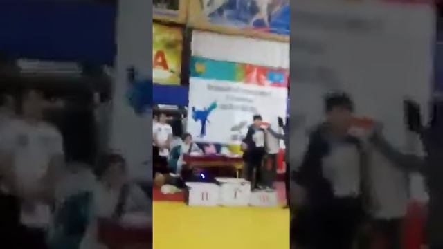 Турнир г Алматы по" Сань вар до" награждение проводит тренер С К Муратбай" Данияр Муратбай