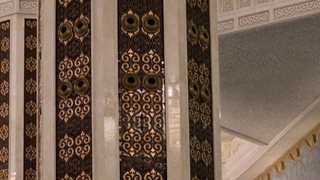 Астана қаласының бас мешіті (inside the astana grand mosque)