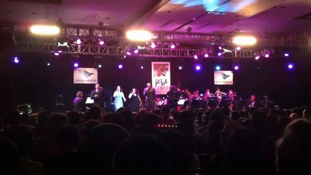 1st Song - New York Voices and Ron King Big Band at Java Jazz Festival 2011