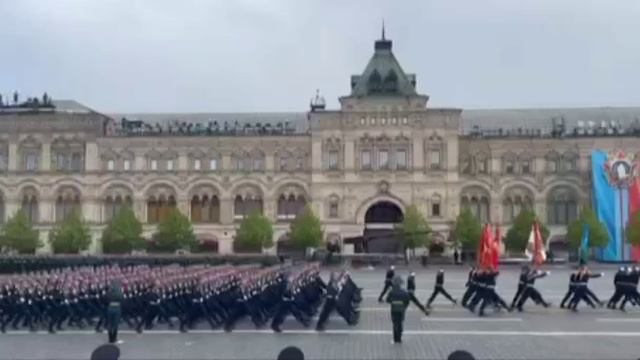 Парад: "За Донбасс!"