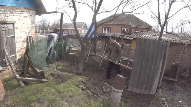 СДЕЛАЛ ЗАБОР ПО ДЕРЕВЕНСКИ | РАЗОБРАЛ ДРОВА | УБРАЛ ВО ДВОРЕ!
