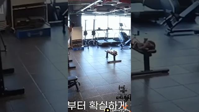 Друзья идём?♂️??♀️ в тренажёрный зал с  Джуном☺Только вот где этот зал? Адрес? ??