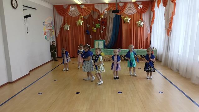 танец "Синий платочек"- дети 2-3 лет-это патриотика.mp4