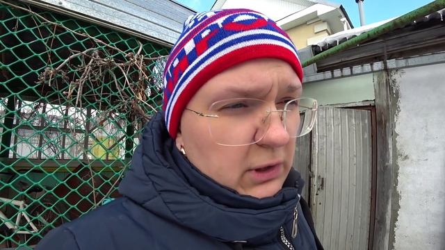 У Байкала просторно в вольере. Черенки винограда. Масол. Навозная теплица. Петух-драчун.