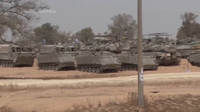 Израиль стягивает тяжелую технику вдоль границы с югом сектора Газа перед вторжение в Рафах