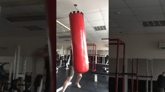 балуюсь с поломанной правой кистью