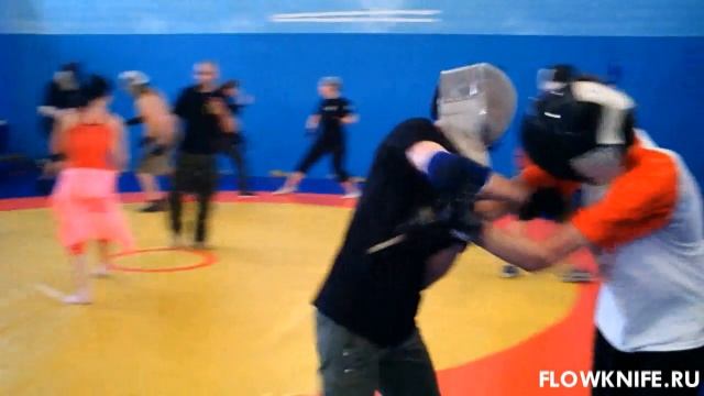 Чистый вход в ножевом бою. Клинч. Прихват.
