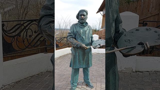 Памятник художнику во Владимире