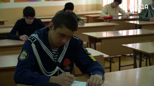 Школьники Каспийска приняли участие в военно-патриотической игре «Победа»