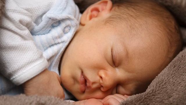 Колыбельная для крепкого сна малыша / Звуки фортепиано и пение птиц