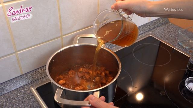 Deftige Gulaschsuppe - schnell gekocht / leckeres Rezept für Gulasch mit Paprika und Kartoffeln