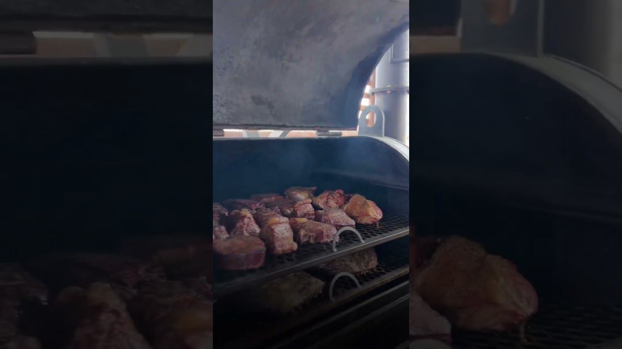 Мясные шедевры из смокера!  #еда #restaurant #automobile #steak #food #юмор #юмор #bbq #meat