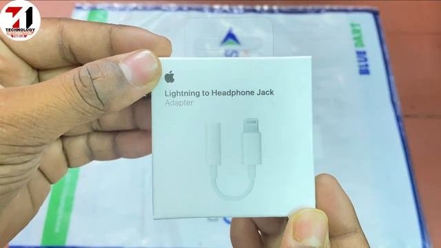 Apple Original Lightning To 3.5mm Headphone Jack Adapter Unboxing & Review Hindi For IPhone