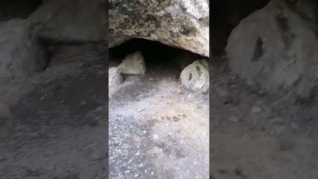 Нашёл пещеру.mp4
