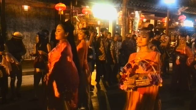 Dancing at Romance Park Sanya China__Танец в Romance Park Санья Хайнань