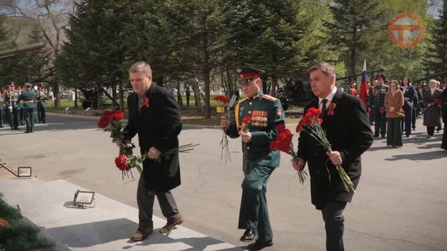 Митинг с возложением цветов к мемориалу героев Великой Отечественной войны прошел в Уссурийске