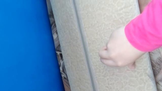 Выкидывают глосси слайм из балкона