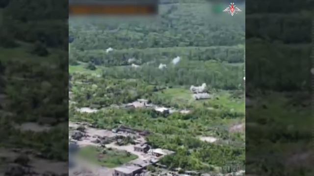 💥 «Грачи» наносят разящие удары

Экипажи штурмовой авиации на самолётах Су-25 выполняют удары неупр