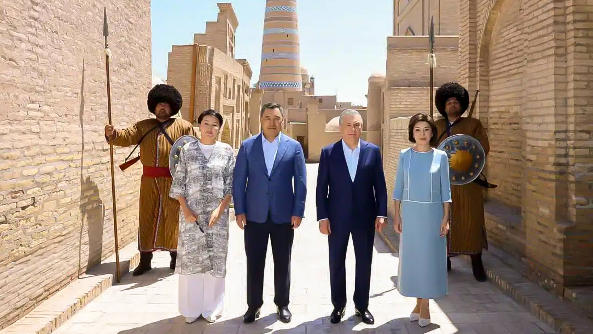 Президенты Узбекистана и Кыргызстана прибыли в древний город Хиву