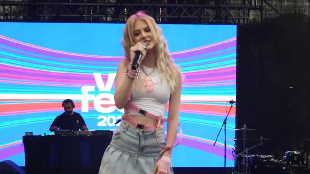 Диана Астер - Кусаю VK FEST 2022 Москва