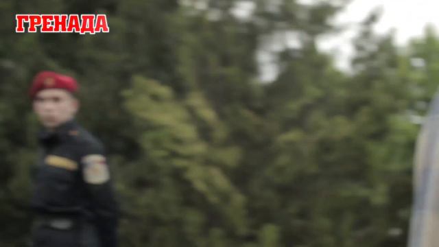 Работники посольства Украины в Молдове сорвали георгиевские ленточки повешанные жителями в знак тра