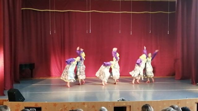 танец "Девичьи перепляски" от ансамбля Хорошки
