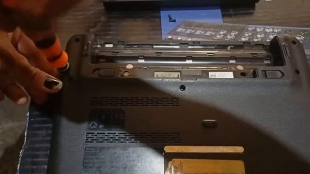 Cara Bongkar Buka Keyboard Notebook Dell Inspiron Mini 1018